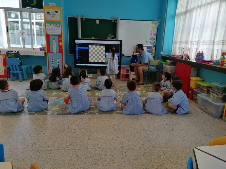 Se han iniciado las clases de ajedrez en educación infantil