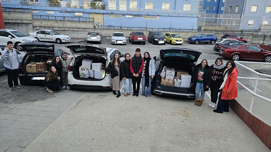 La solidaridad de las familias del centro llega al Banco de Alimentos, Oblatas y el Refugio Pardo de Atín