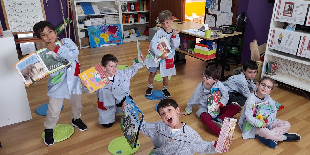 Un curso cheo de actividades na biblioteca escolar