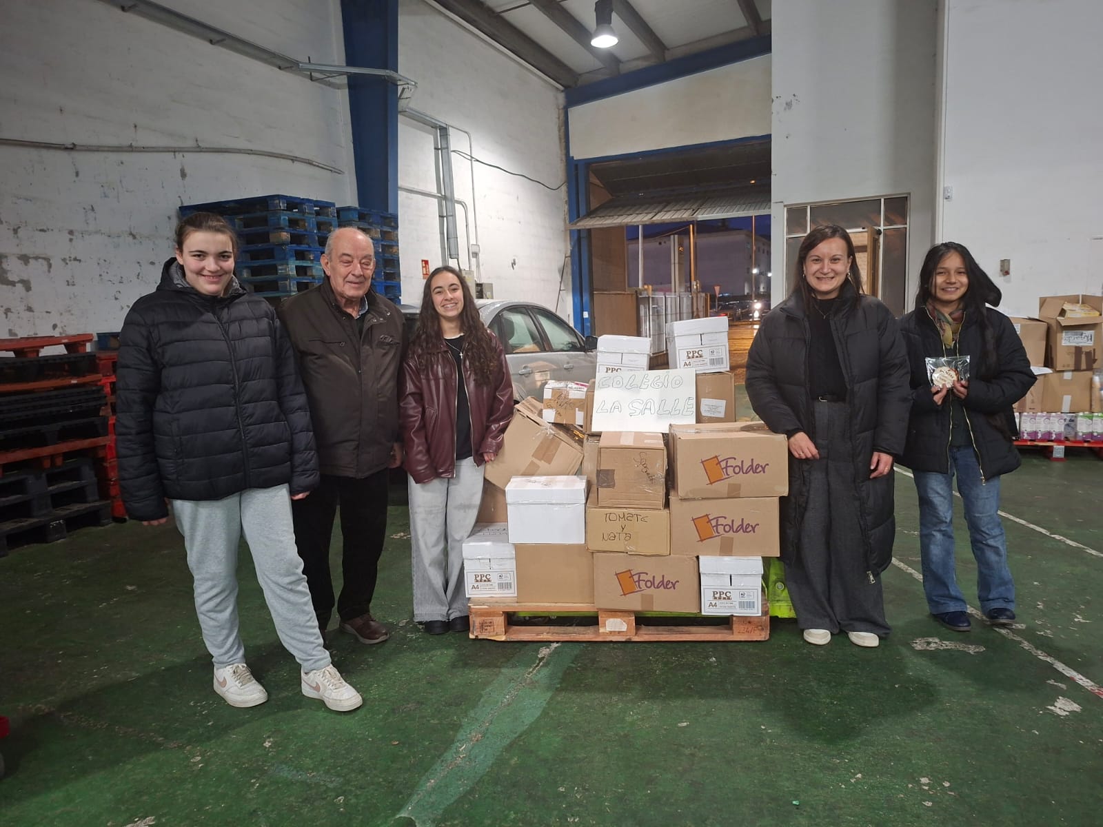 O colexio La Salle de Ferrol reparte máis de 300 quilos de solidariedade