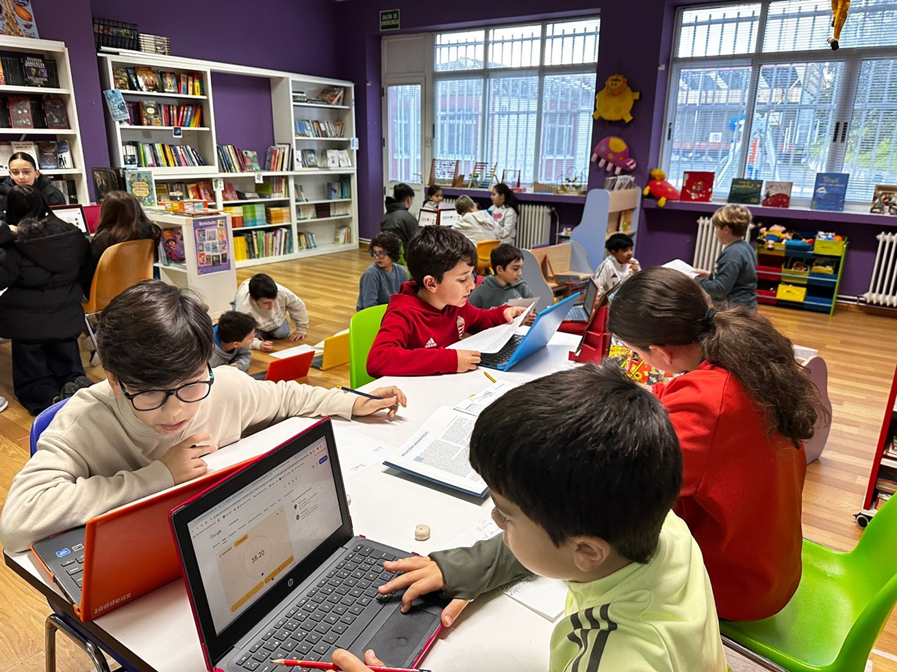 «¡Hablamos en público!» 5º EP prepara exposiciones orales para mejorar su manera de hablar en público